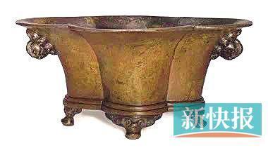 清十七、十八世纪 海棠形双耳铜炉    宽29厘米