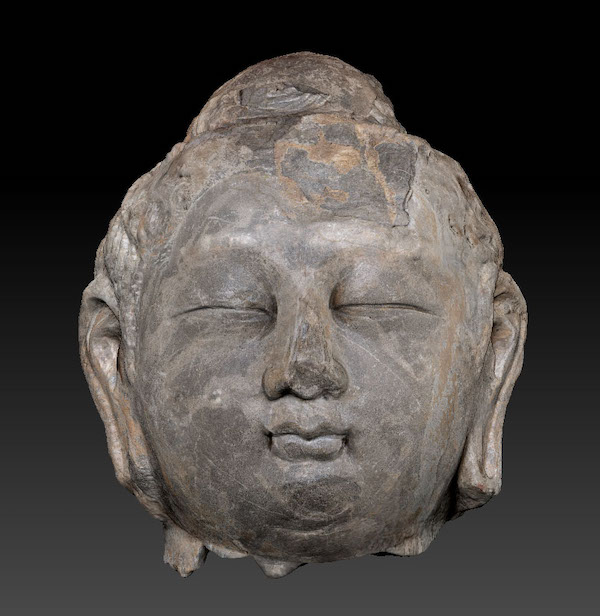 唐代佛头像（正面） 上海博物馆藏&nbsp;（受访者供图）