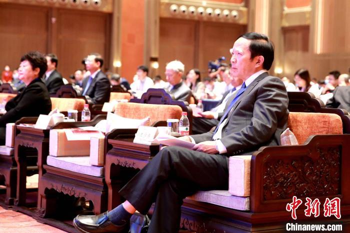 经过两天来近20场次的古今文明对话，150余位专家学者达成“尼山共识”。　梁犇 摄