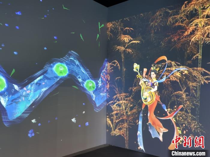 《文物的时空漫游》展。　肖奉琳 摄