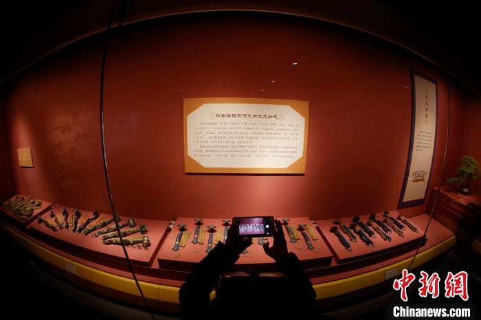 点击进入下一页