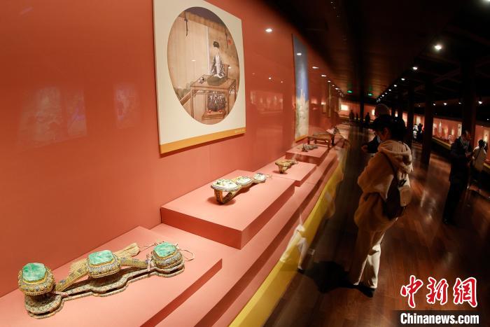 点击进入下一页