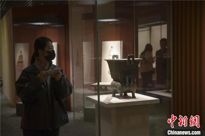 山西北白鹅周代墓地部分出土文物布展完成。　张云 摄