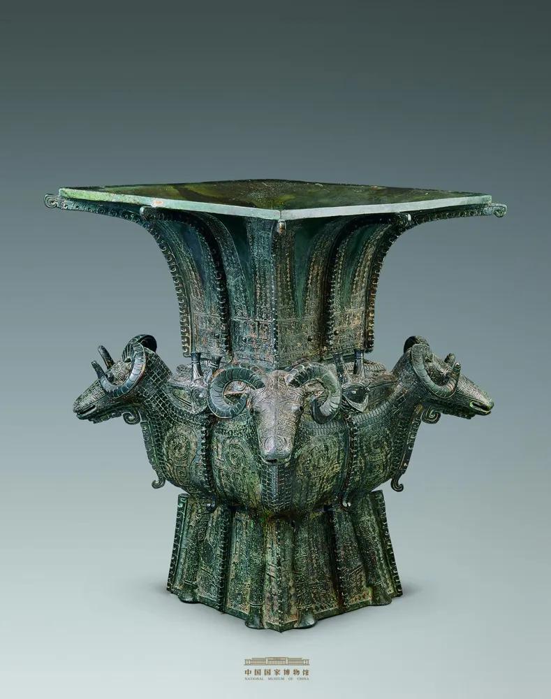 商代·四羊青铜方尊，中国国家博物馆藏