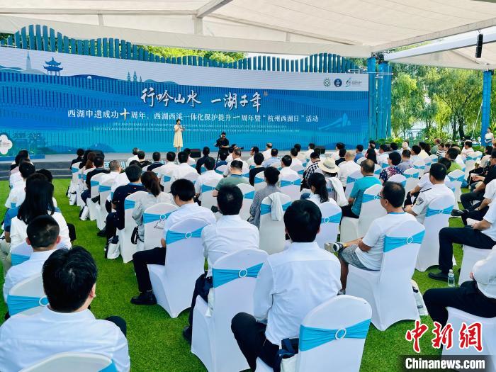 图为活动现场。　江杨烨 摄