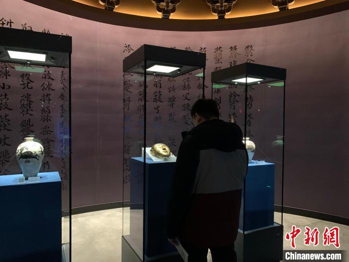沈阳博物馆开馆国家一级文物“新乐太阳鸟”等珍贵文物亮相