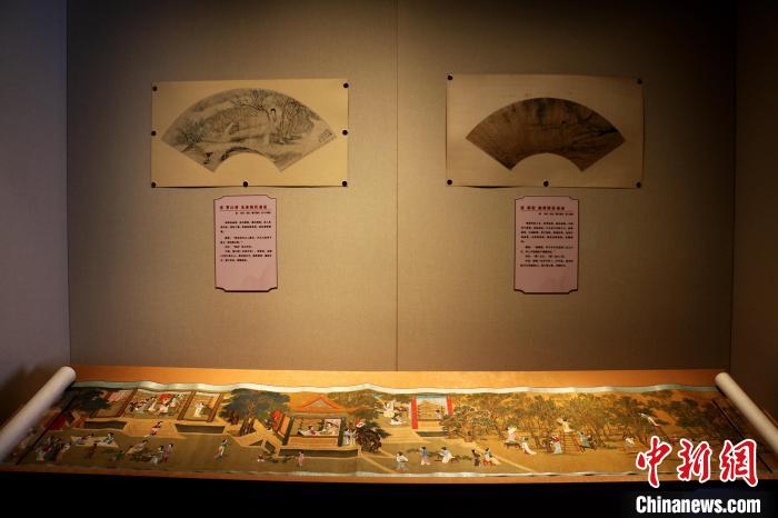 此次展览精选明清时期女性题材绘画作品一百余件。 张强 摄 此次展览精选明清时期女性题材绘画作品一百余件。 张强 摄