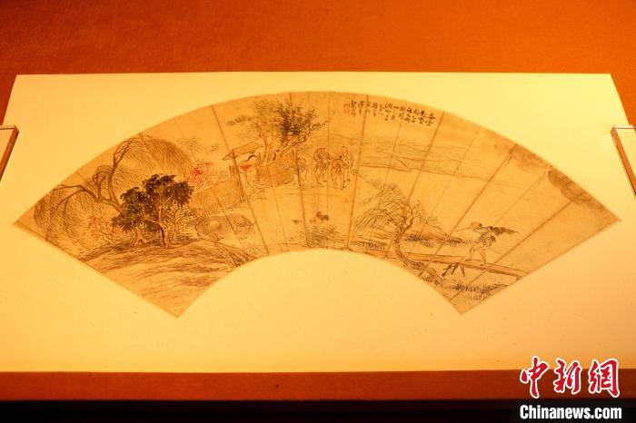 明清时期女性题材绘画作品再现了当时女子参与社会生活的图景。 张强 摄 明清时期女性题材绘画作品再现了当时女子参与社会生活的图景。 张强 摄