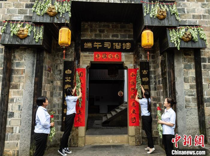 点击进入下一页